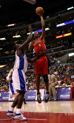 ラプターズ クリッパーズを降しシーズン15勝目