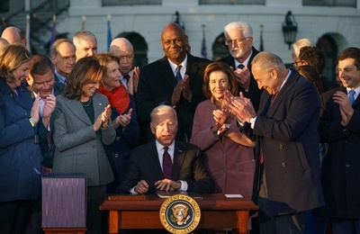 米インフラ投資法成立 1.2兆ドル規模