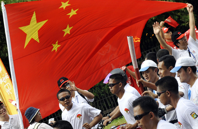 インドネシアの聖火リレー、競技場施設内で実施