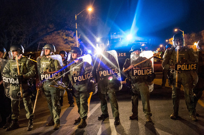 警官の暴力行為を記録・報告できるアプリ、米NGOが提供