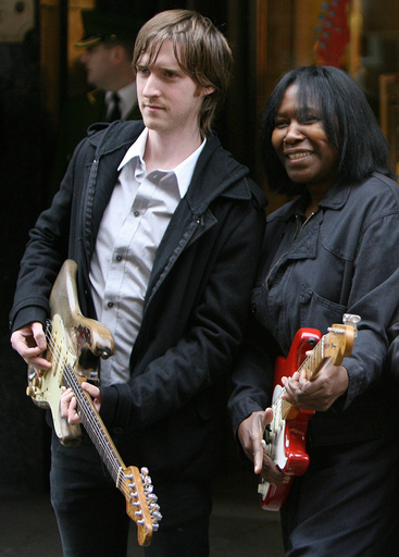 Joan Armatradingが世界ツアーに出る - 英国