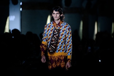 バルセロナでファッションウィーク、地元デザイナーらが新作