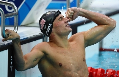 ロクテ 男子200メートル背泳ぎ世界新で金メダル獲得