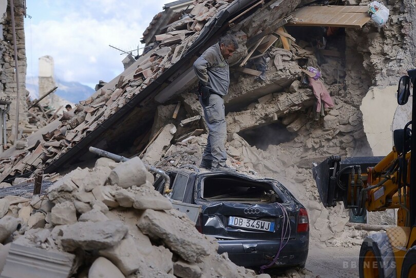 イタリア中部地震、死者247人に