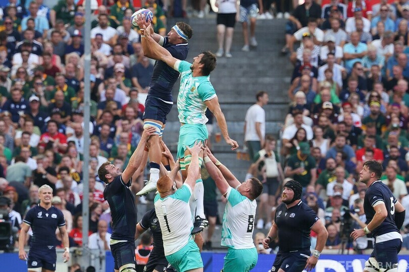 南アLOエツベス、肩の負傷で最長10日間離脱へ ラグビーW杯