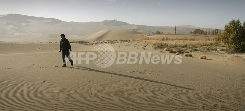 シルクロードで栄えた敦煌、砂漠に飲み込まれる危機に直面