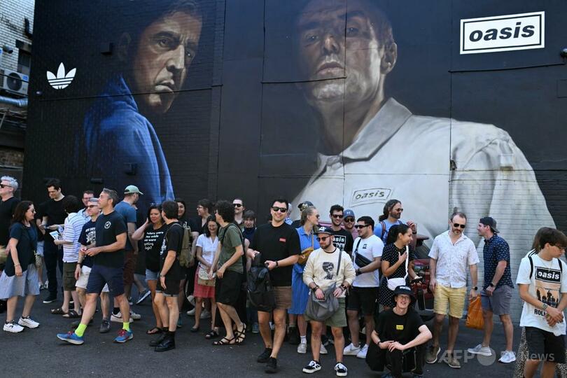 英ロックバンド「オアシス」の公演で男性が転落死
