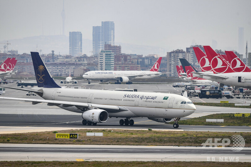 サウジ、国際線の航空便運休 15日から2週間 新型コロナ対策