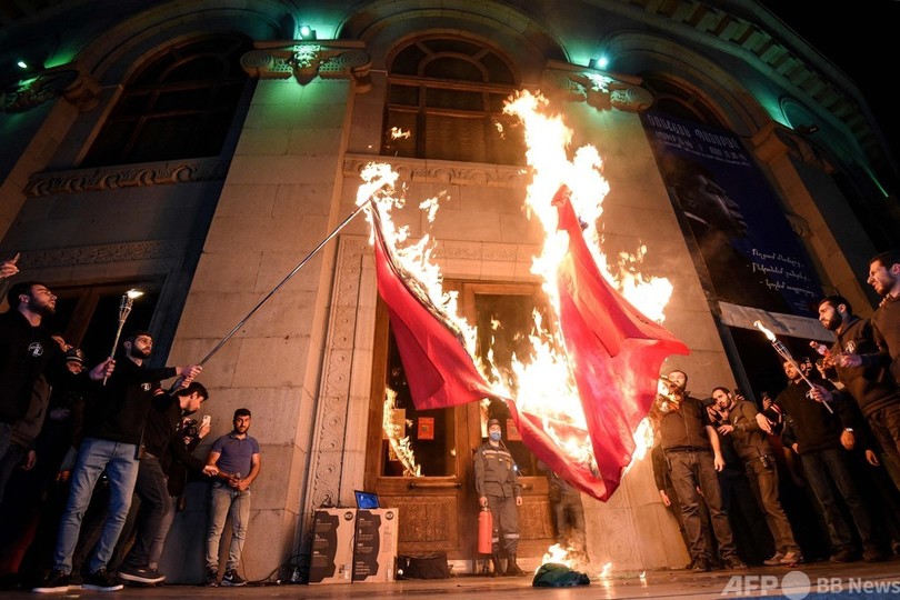 アルメニア虐殺から106年、たいまつ掲げ市民ら首都行進