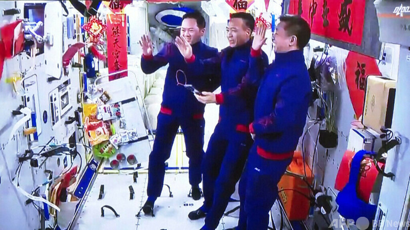 中国の宇宙ステーションでも「春聯」にギョウザ 宇宙飛行士たちの年越し