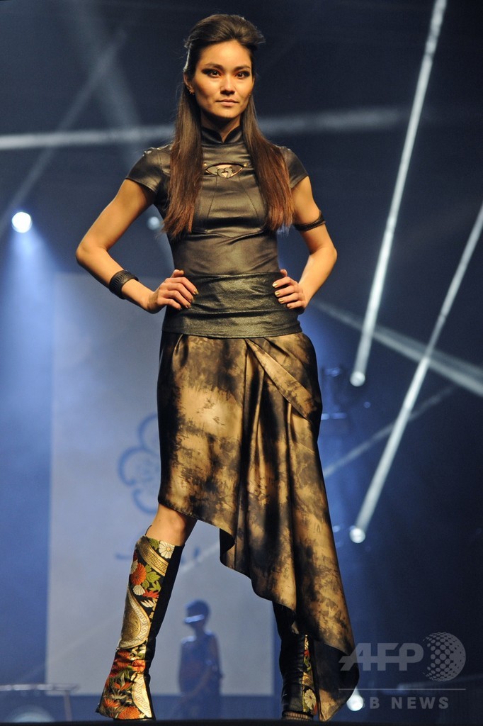 仏パリでジャパンエキスポ開幕、コスプレ好きが大集合