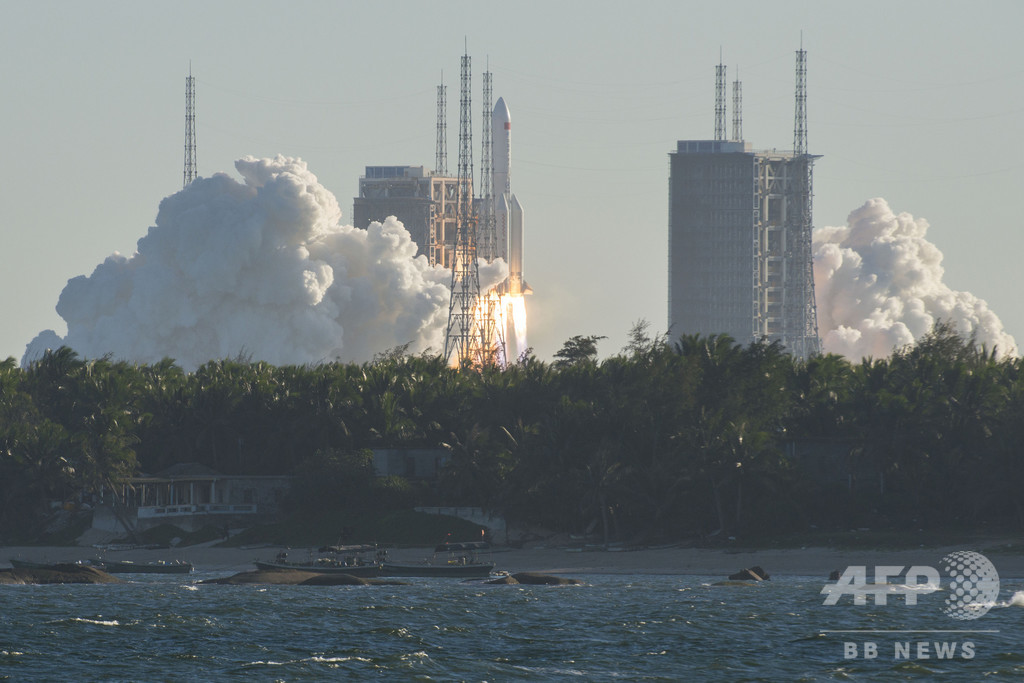 中国の新型宇宙船、地球に帰還 有人の月探査へ画期なす