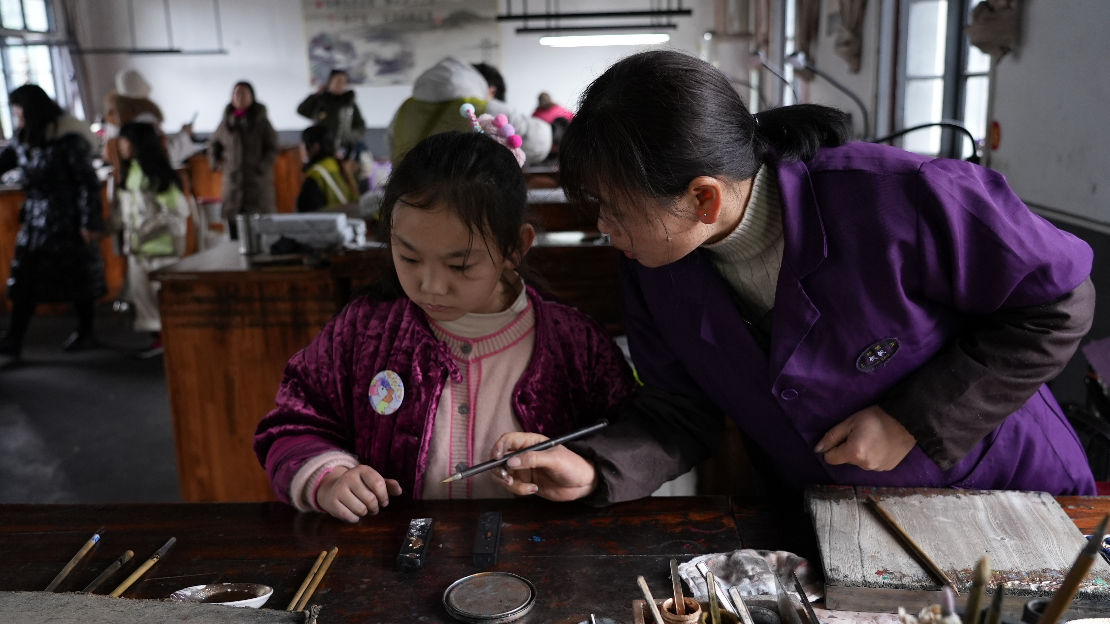 名墨「徽墨」の革新と継承を続ける老舗墨工場 中国安徽省歙県