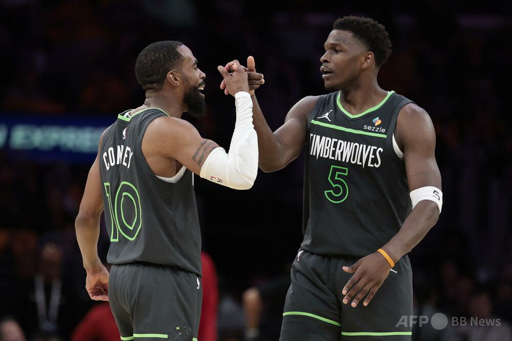 ティンバーウルブズやナゲッツが先勝 NBAプレーオフ開幕 写真6枚 国際