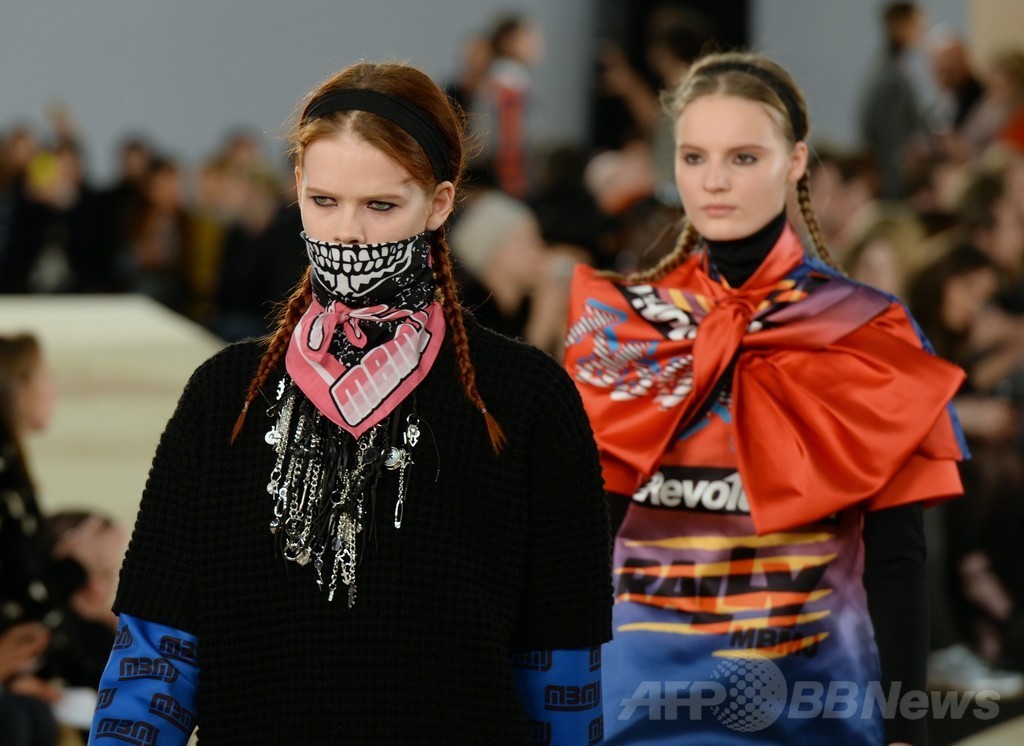 ＜14/15年秋冬NYコレクション＞マーク BY マーク ジェイコブス