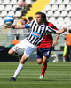 写真は、ボレーの体勢をとるユベントスのアレッサンドロ・デル・ピエロ（%%Alessandro Del Piero%%）。(c)AFP/GIUSEPPE CACACE