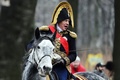 ロシア・サンクトペテルブルクで行われたイベントで、ナポレオンに扮（ふん）したオレグ・ソコロフ容疑者（2014年1月7日撮影、資料写真）。(c)OLGA MALTSEVA / AFP