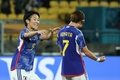 サッカー女子W杯オーストラリア・ニュージーランド大会、グループC、日本対スペイン。先制点を決め、植木理子（左）と喜び合う宮澤ひなた（2023年7月31日撮影）。(c)Marty MELVILLE / AFP