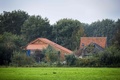 オランダ北部ドレンテ州ライナーボルト近郊で、親子6人が監禁されていたとみられる農家（2019年10月16日撮影）。(c)Vincent Jannink / ANP / AFP