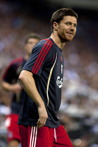 レアル・マドリードとリバプール シャビ・アロンソの移籍交渉続行中