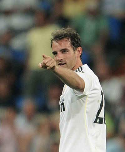 シャルケ メッツェルダーを獲得