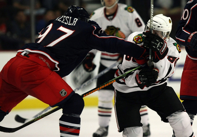 ブルージャケッツ ブラックホークスとの接戦を制す