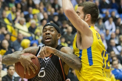 米バスケ選手、万里の長城での落書きを謝罪 