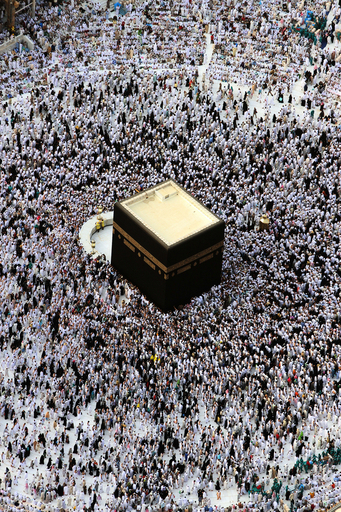 ラマダン最終週、メッカに巡礼するイスラム教徒ら