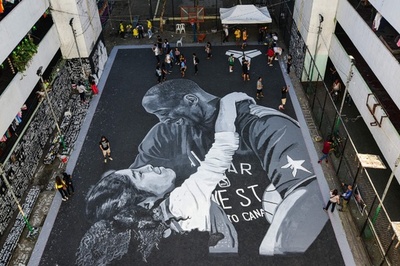 NBA球宴、ユニホームでコービー氏ら犠牲者9人を哀悼