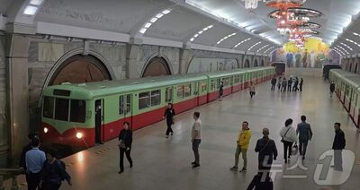 ロシア人観光客が撮った平壌地下鉄の旅…「統一駅」が「牡丹峰駅」、名称に見る北朝鮮の変化