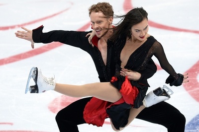 チョーク/ベイツ組がアイスダンスSDで首位、ロシア杯