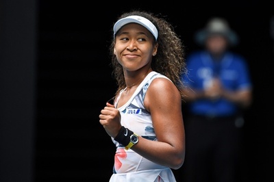 大坂なおみ、全豪連覇へ好発進 強烈サーブでネット破壊も