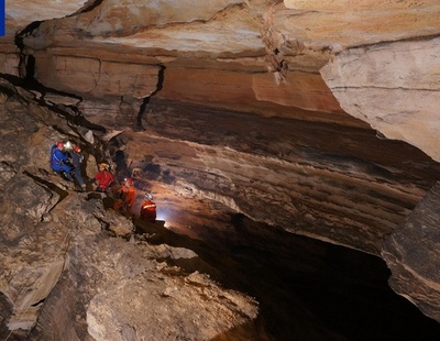 437.1キロ 「アジア一長い洞窟」の長さが更新