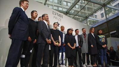 ＜動画＞第一回「LVMH賞」、グランプリはカナダ出身のトーマス・テイトが受賞