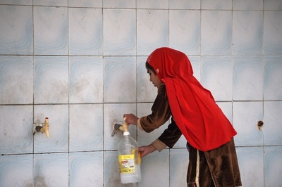 パキスタンの水危機、汚染に加え枯渇の恐れも