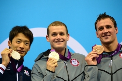 入江が男子200メートル背泳ぎで銀メダル獲得