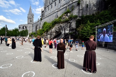 仏聖地ルルド、初のオンライン巡礼 8千万人参加