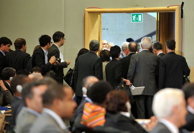 人種差別撤廃再検討会議、イラン大統領演説中に退席続出