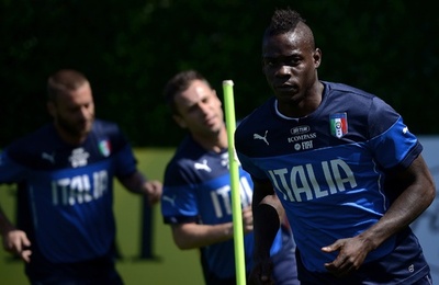 イタリア代表の合宿地で人種差別、標的はバロテッリか