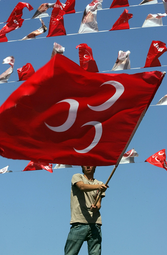 トルコ総選挙、いよいよ投票へ