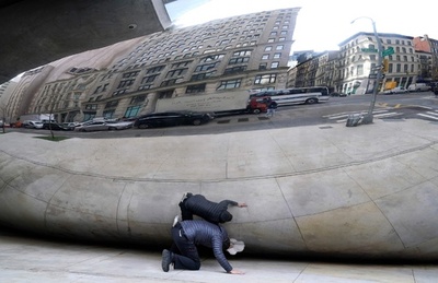 【今日の1枚】作品を前にした反応、十人十色 米ニューヨーク