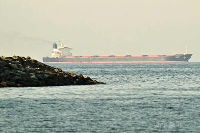 原油急騰、一時80ドル超 イラン攻撃でホルムズ海峡「事実上の封鎖」