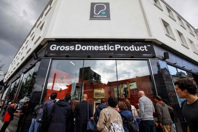 バンクシー展、空き店舗に突如出現 英ロンドン