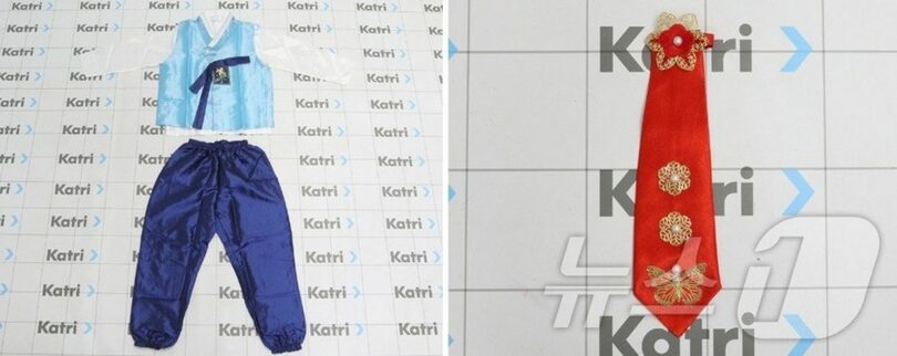 安全性検査で不適合と判定された子供用韓服(左)と髪飾り型アクセサリー=ソウル市提供(c)news1