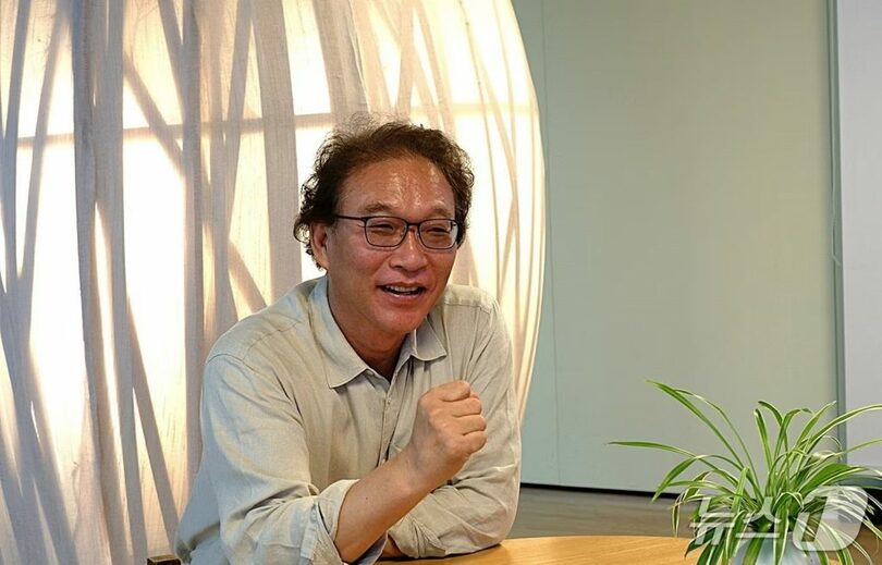 インタビューに応じるパク・スンフプさん(c)news1