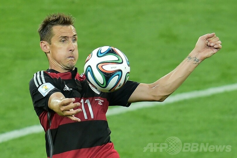 ドイツが7ゴールを奪い決勝へ、ブラジルは歴史的大敗