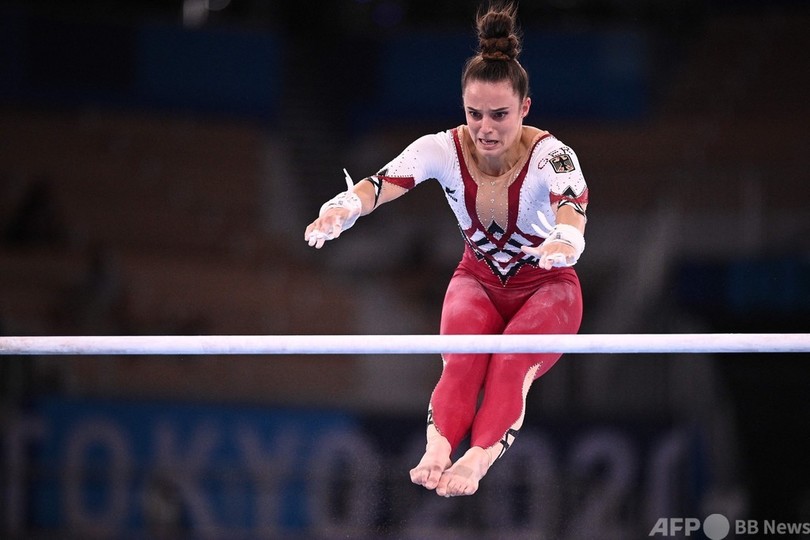 独体操女子、ボディースーツで予選出場