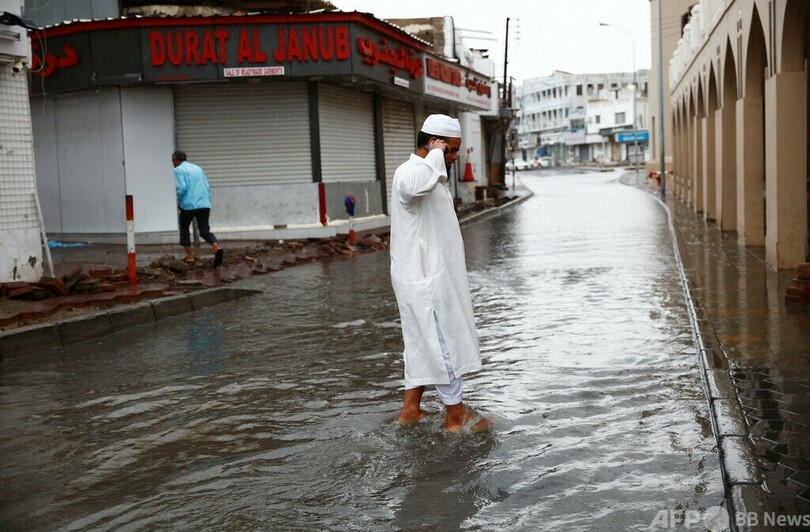 オマーン首都で洪水