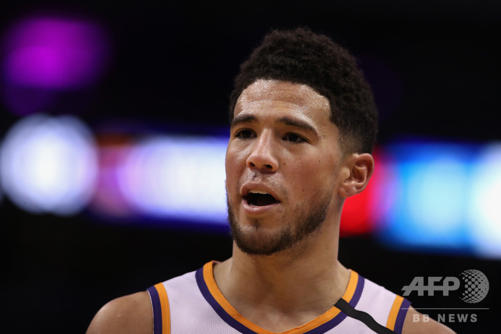 ブッカーがNBA球宴に初出場、負傷のリラードに代わり ブッカーがNBA球宴に初出場、負傷のリラードに代わり