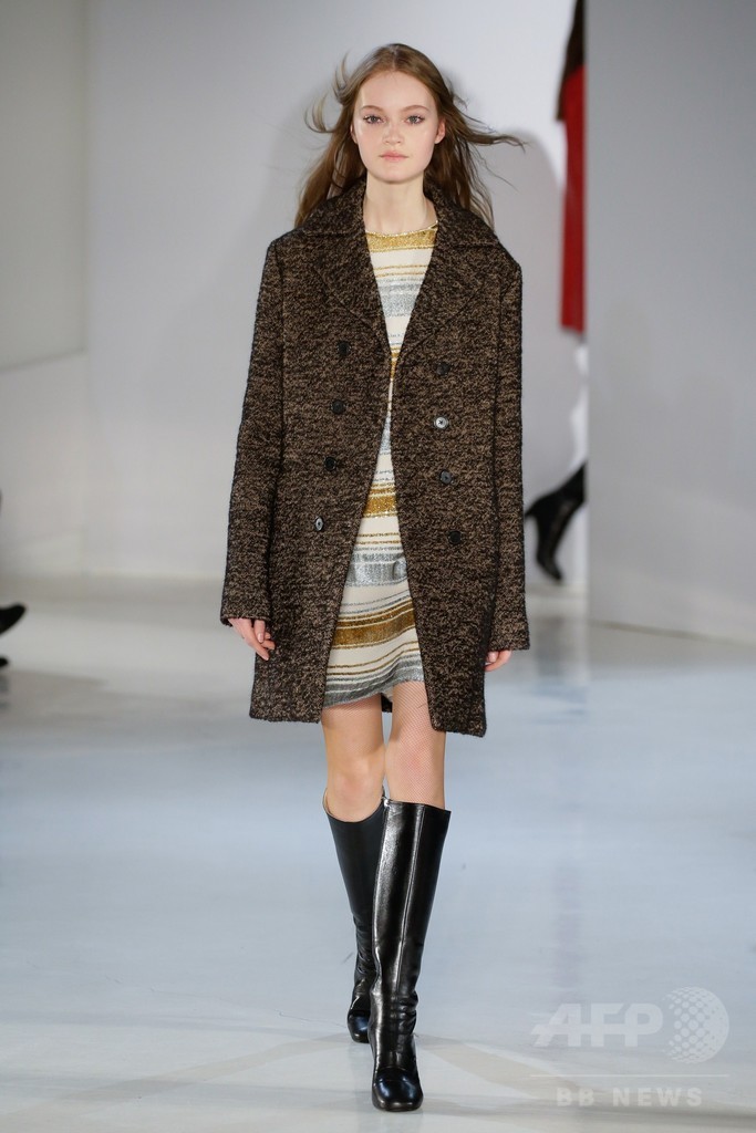 セクシー＆ロックなパーティスタイル、「ジル・スチュアート」15/16年秋冬